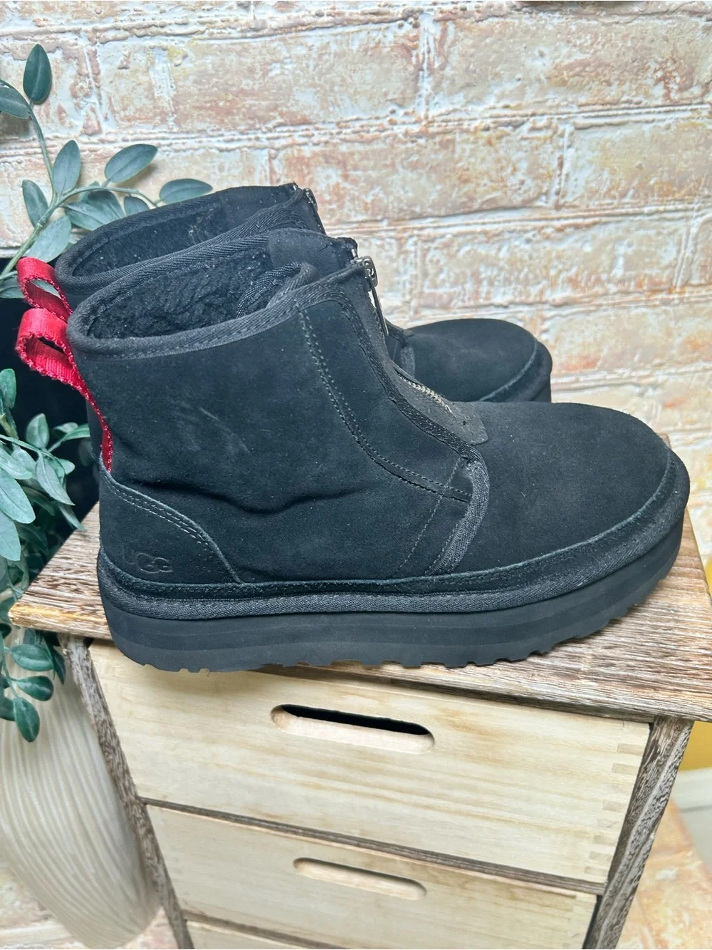 UGG Neumel Platform Zip Boots Black Suede Women’s Size 9